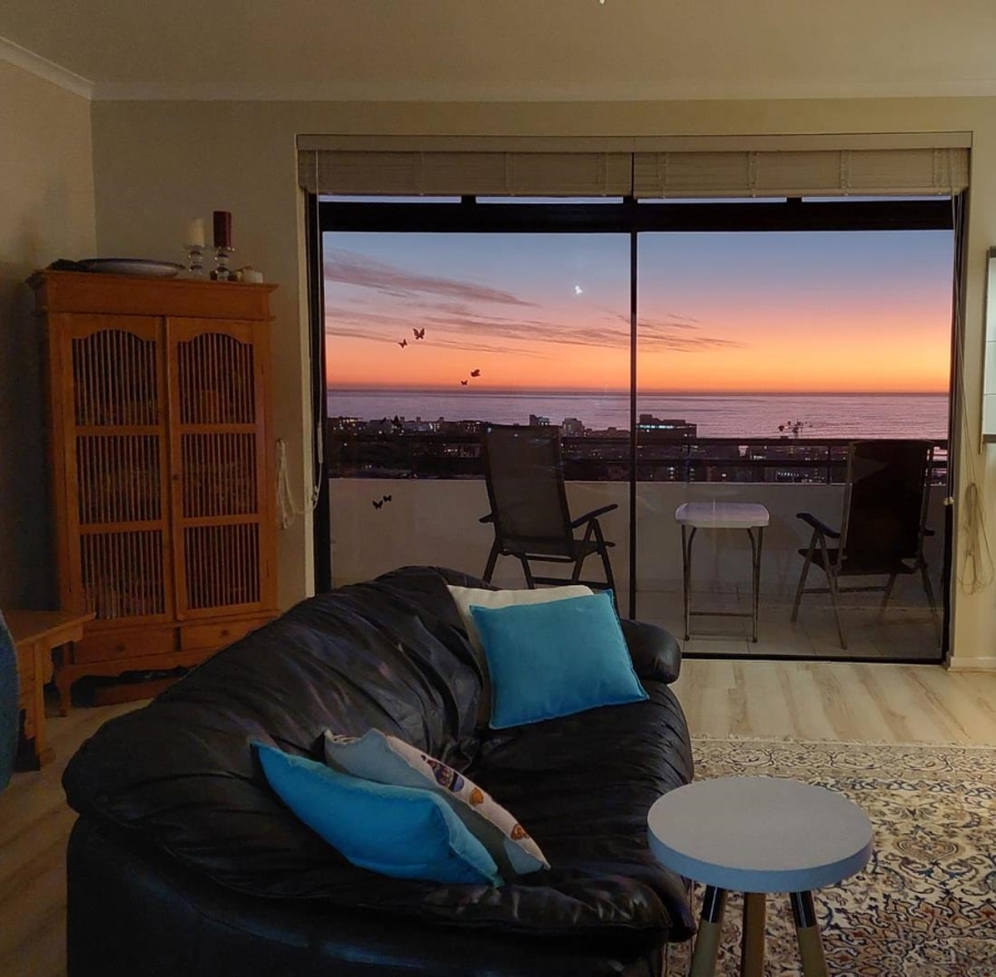 3 Bedroom Property for Sale in Sea Point Western Cape